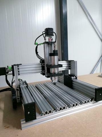 CNC frees machine beschikbaar voor biedingen