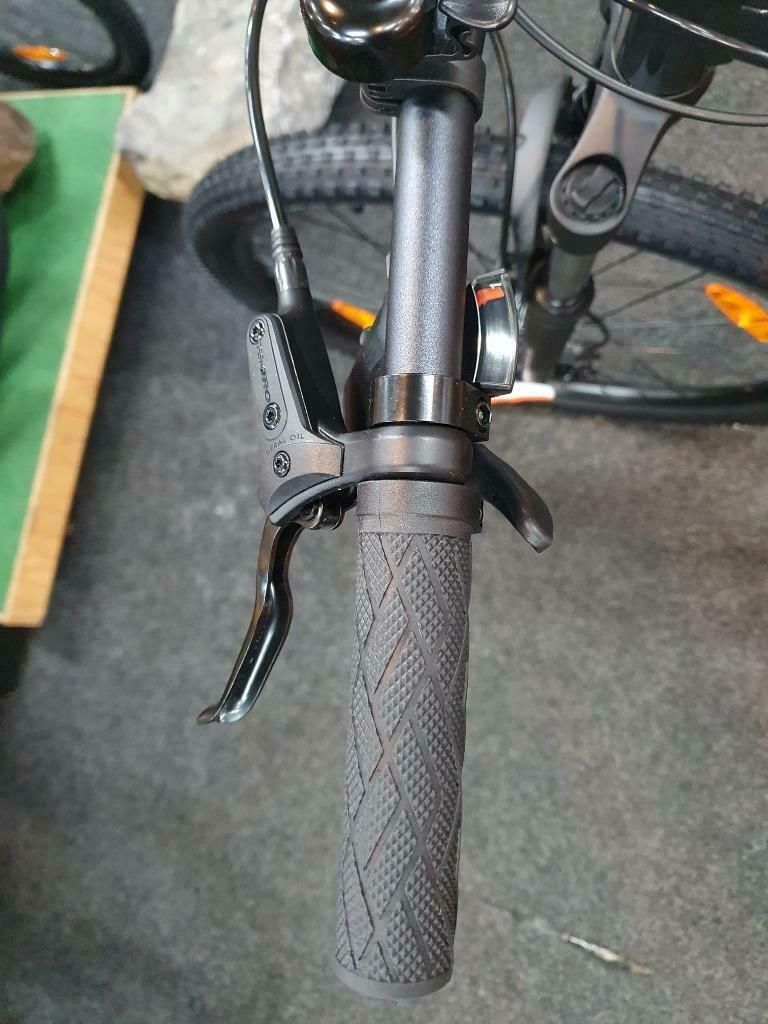 ≥ Trek Marlin 5 Mountainbike 16SP 28\