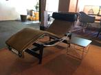 Chaise LC4 Le Corbusier, Eileen Gray Adjustable table, LC2, Nieuw, Leer, Ophalen of Verzenden