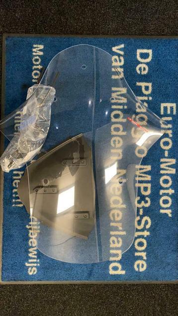 Windscherm Piaggio MP3 zie foto,s beschikbaar voor biedingen