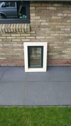 Kunststofkozijn, Doe-het-zelf en Verbouw, Kozijnen en Schuifpuien, Kunststof, Gebruikt, Minder dan 75 cm, Raamkozijn