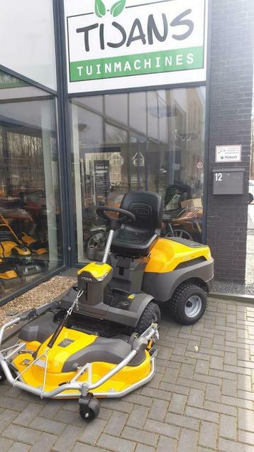 Nieuwste  stiga  park  4 wd  2 cilinder 100cm frontmaaier beschikbaar voor biedingen