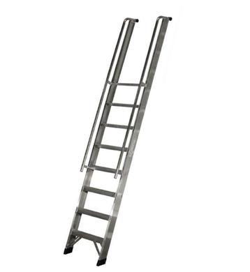 Magazijn Trappen met een vaste Leuning Gratis geleverd! beschikbaar voor biedingen
