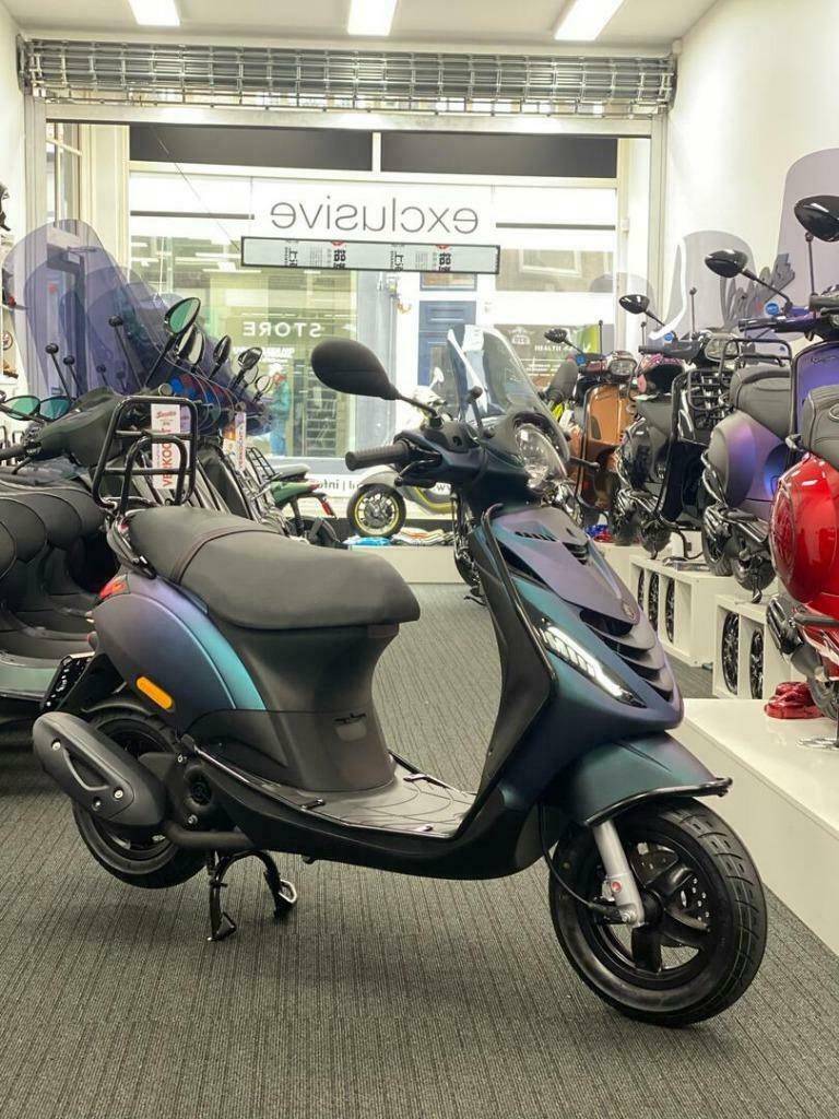 ≥ Piaggio Zip Chameleon 25/45km snor/brom FULL OPTION 2022 0 — Scooters |  Piaggio — Marktplaats