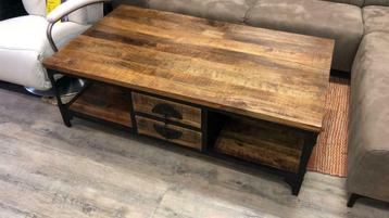 Industriële Salontafel mangoboom met metaal beschikbaar voor biedingen