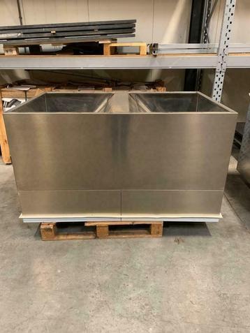 Eilandkap doosmodel 1600x1000x900 inclusief roosters beschikbaar voor biedingen