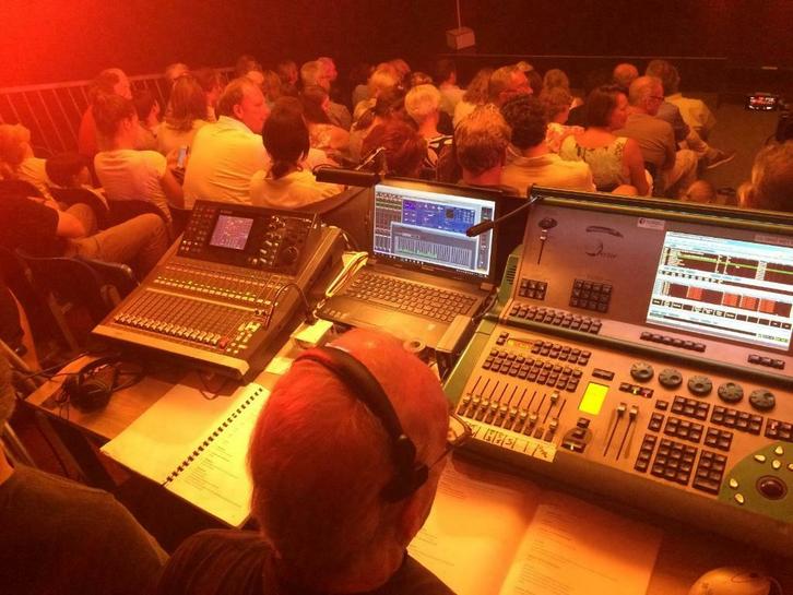 Frontstage licht- en geluid