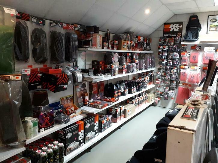 Tweewielers/Autosportshop Snippe