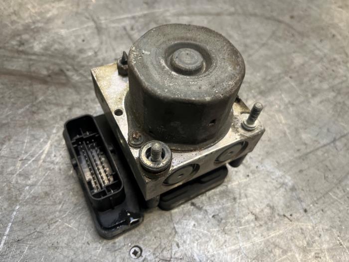 ABS Pomp van een Subaru Forester, Subaru, Gebruikt, -, -