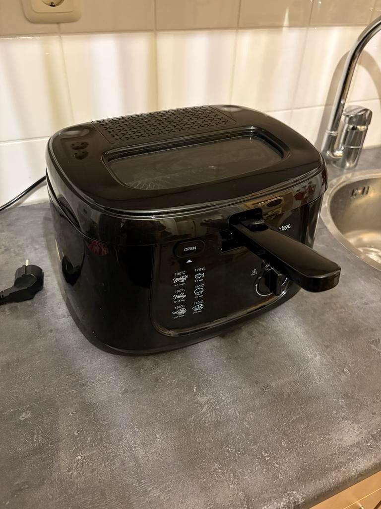 Blokker Friteuse - Zo goed als nieuw!, 1 tot 2 liter, Ophalen of Verzenden, Zo goed als nieuw, Uitneembare binnenpan