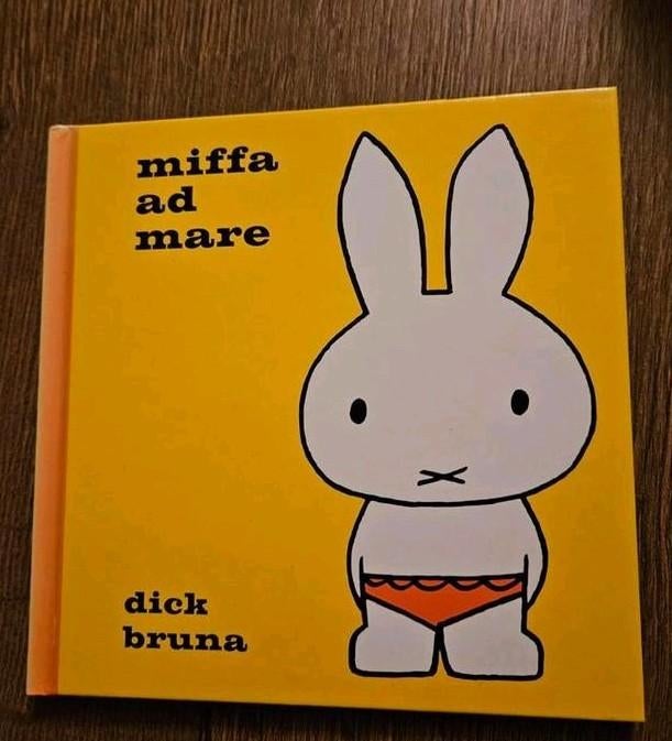 Nijntje aan zee in het Latijn! - Dick Bruna, Boeken, Ophalen of Verzenden, Gelezen, Dick Bruna, Sprookjes