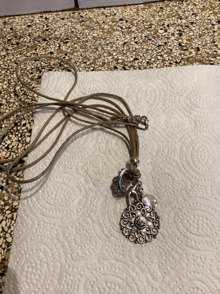 Ketting, Sieraden, Tassen en Uiterlijk, Kettingen, Ophalen of Verzenden, Zo goed als nieuw, Overige materialen