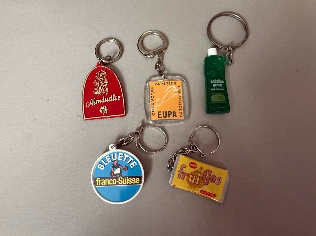 5 vintage sleutelhangers, Ophalen of Verzenden, Zo goed als nieuw, Merk