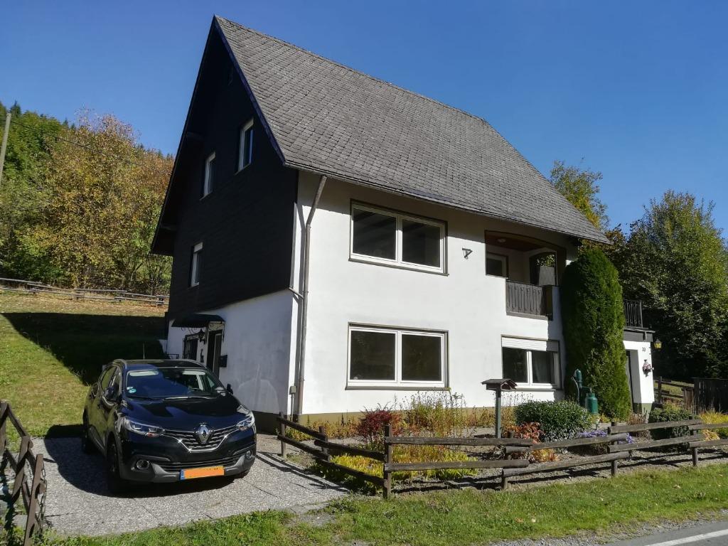 Twee ruime vakantiehuizen bij Winterberg - 12 en 14 pers, Vakantie, 4 of meer slaapkamers, Dorp, 14 personen, Sauerland