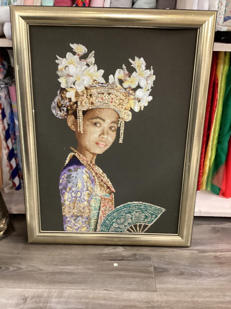 Balinese danseres kruissteek, Ophalen of Verzenden, Zo goed als nieuw, Hout