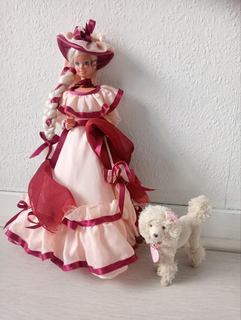 Franse haute couture Barbie incl kleding, hoedje parasol, Ophalen of Verzenden, Zo goed als nieuw, Kleertjes
