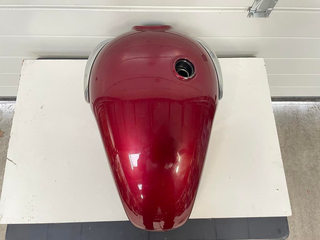 Triumph T120 Tank - Rood - Goede Staat, Gebruikt, Rijksweg 96, Motor centrum rijen, Info@mcrijen.nl