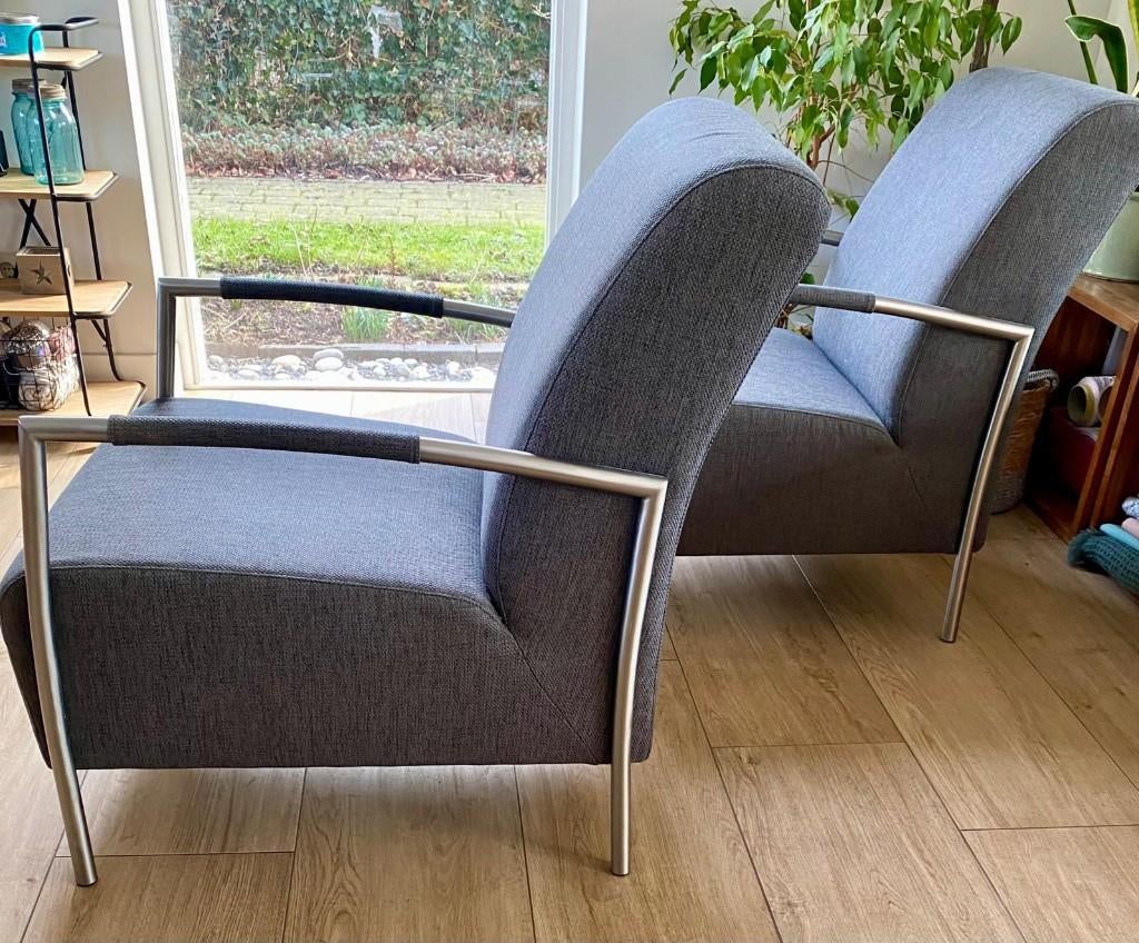 twee mooie grijze stoelen, zgan, Ophalen, 75 tot 100 cm, Zo goed als nieuw, Stof