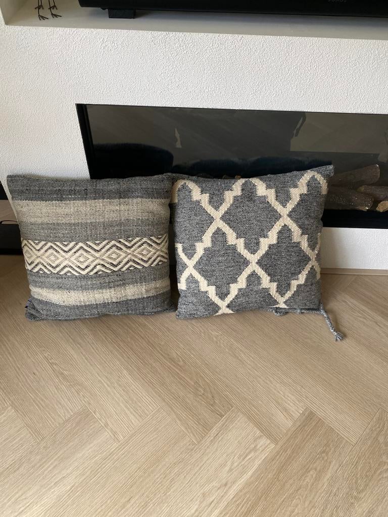Mooie sierkussens van By Boo, Huis en Inrichting, Woonaccessoires | Kussens, Ophalen of Verzenden, Zo goed als nieuw, Vierkant