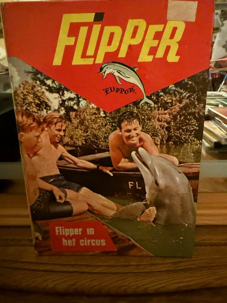 Flipper in het circus - Gelezen boek, Ophalen of Verzenden, Gelezen, Fictie algemeen