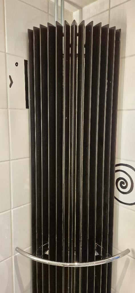 Jaga Radiator design zwart hoek (kwart rond), Ophalen, Gebruikt, Radiator, Minder dan 60 cm