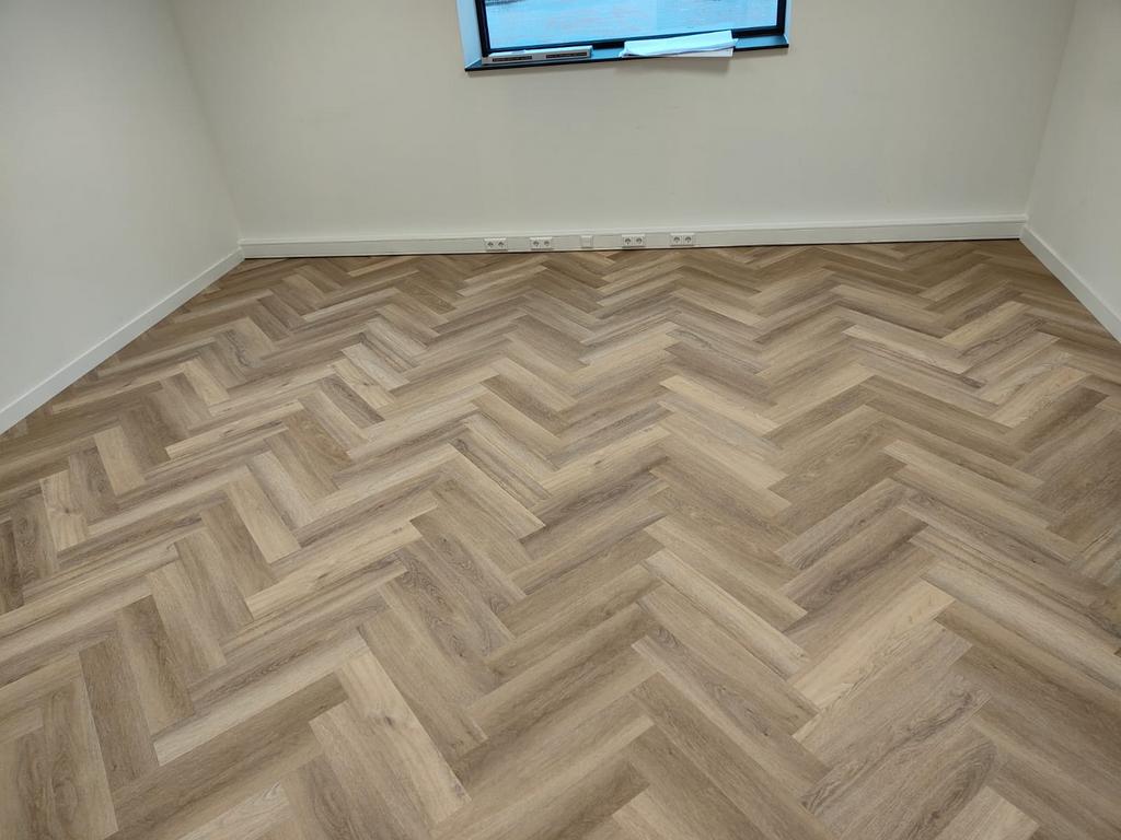 PVC vloeren vakkundig leggen en Egaliseren!