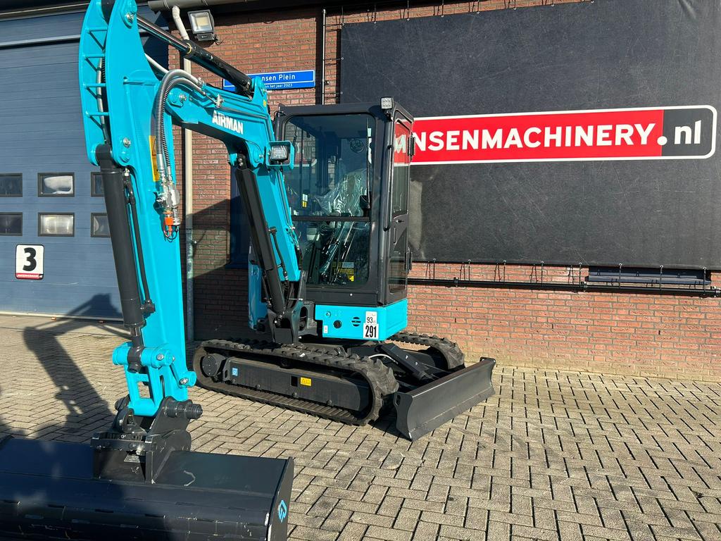 Airman Ax26u-7 Pro-spec+, Zakelijke goederen, Machines en Bouw | Kranen en Graafmachines, Verzenden, Graafmachine