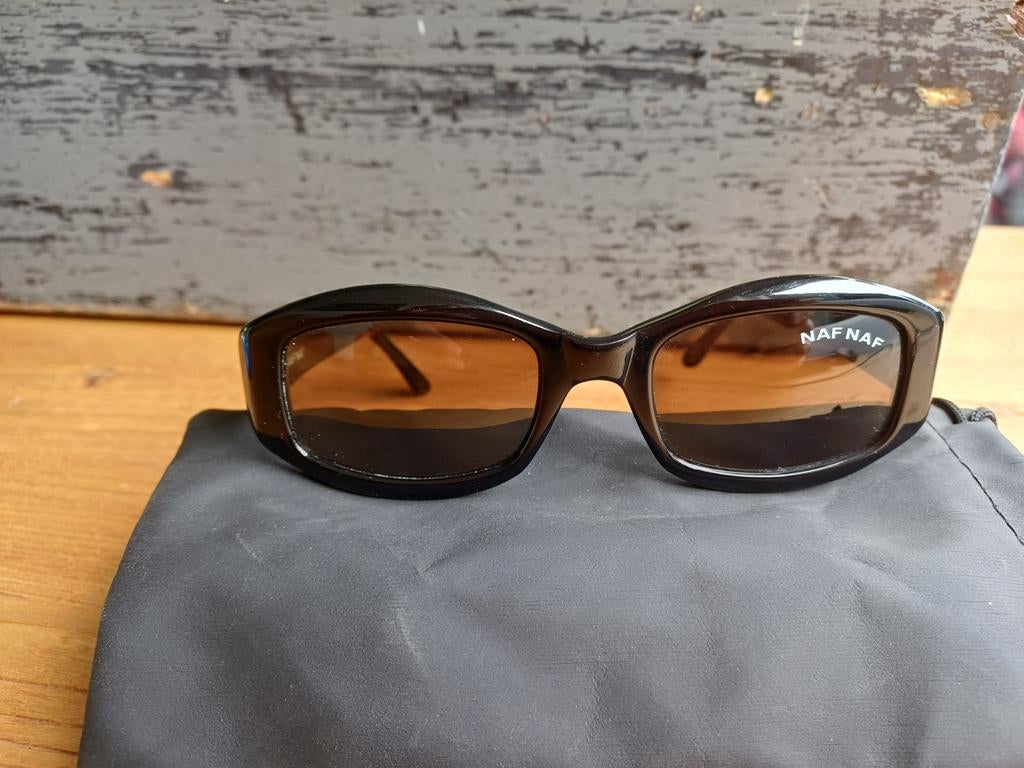 Vintage Naf Naf Zonnebril - Zo Goed Als Nieuw, Sieraden, Tassen en Uiterlijk, Overige merken, Zonnebril, Zwart, Ophalen of Verzenden