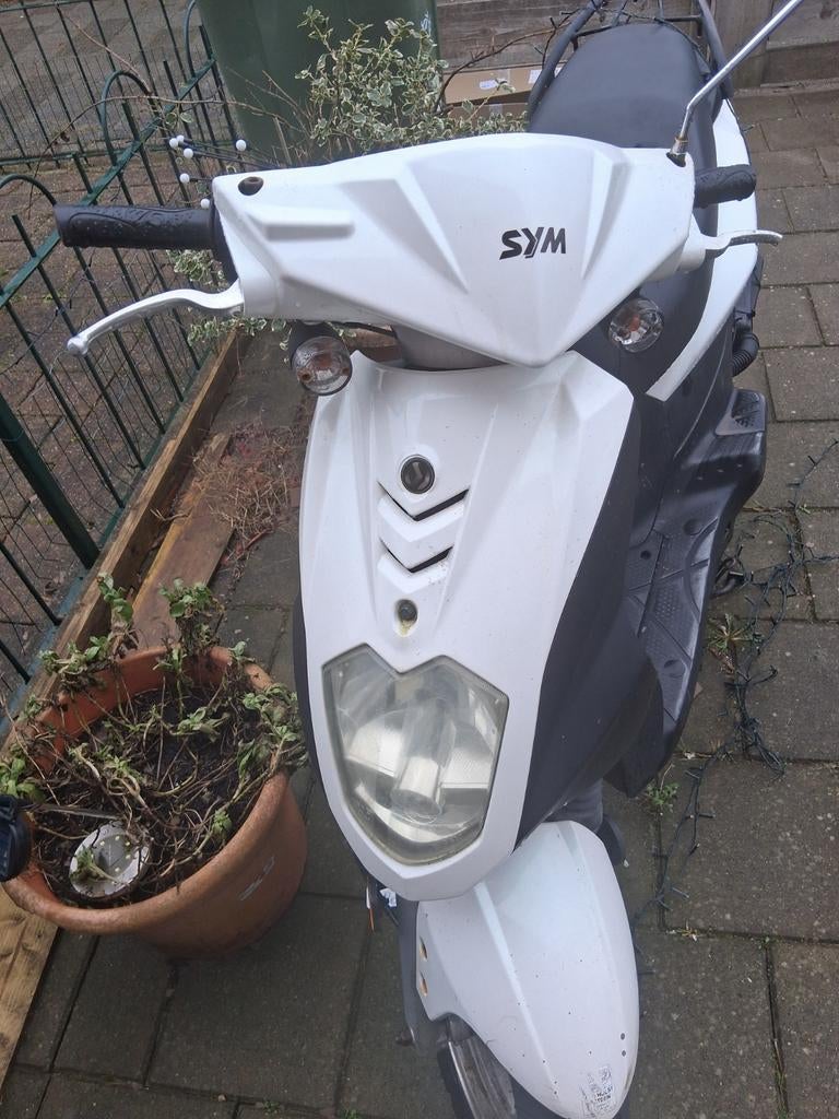 Ge bruik te scooter  start  wel, Fietsen en Brommers, Scooters | SYM, Ophalen, Gebruikt, Benzine, Overige modellen