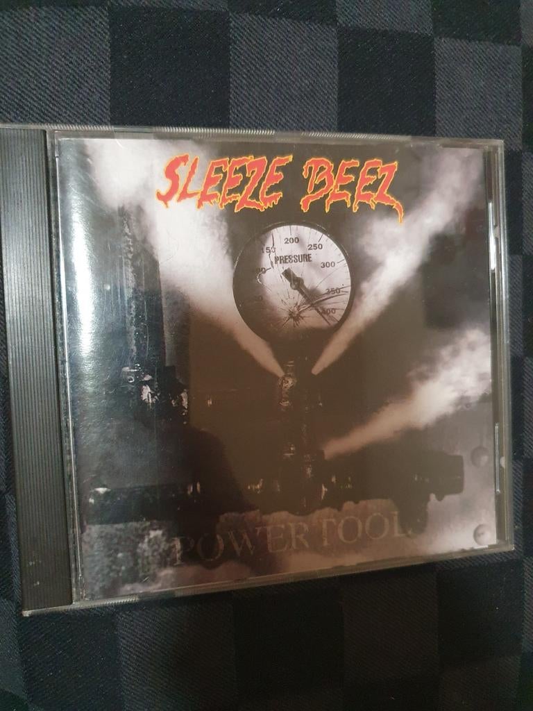 Sleeze beez powertool, Cd's en Dvd's, Verzenden, Gebruikt