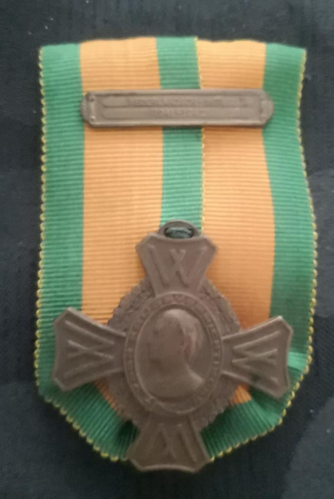 Oorlogsherrineringskruis met gesp en baton, Verzenden, Landmacht, Nederland, Boek of Tijdschrift