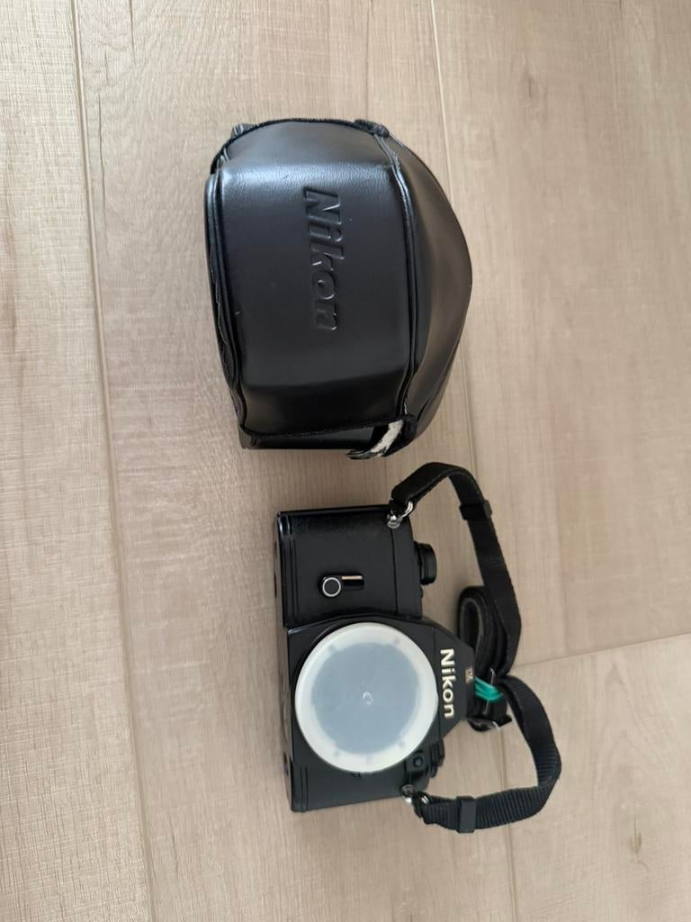 Nikon EM body met tas, Audio, Tv en Foto, Fotocamera's Analoog, Ophalen of Verzenden, Zo goed als nieuw, Spiegelreflex, Nikon