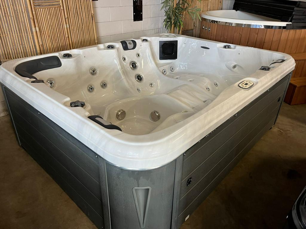 Luxe 6 persoons Spa Passion Repose incl Garantie & Plaatsing, Ophalen, Zo goed als nieuw