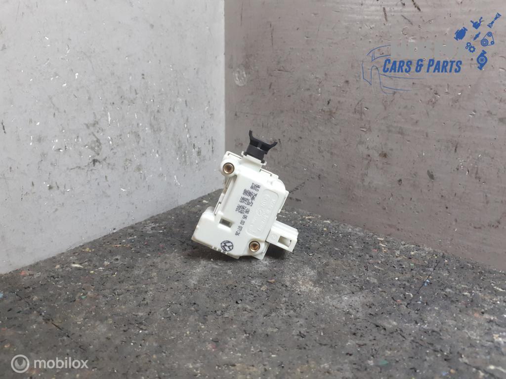 Vergrendeling Motor Volkswagen Touareg I Koffer 3B5827061B, Ophalen of Verzenden, Gebruikt