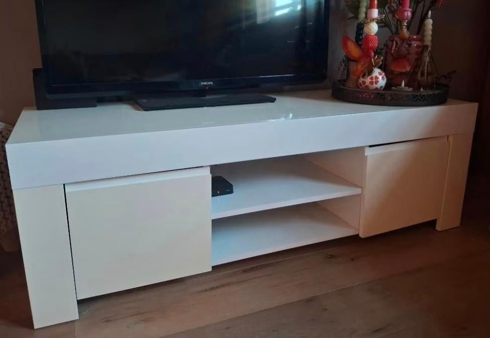 Tvmeubel GRATIS OPHALEN!, Ophalen, Zo goed als nieuw, 25 tot 50 cm, Minder dan 100 cm