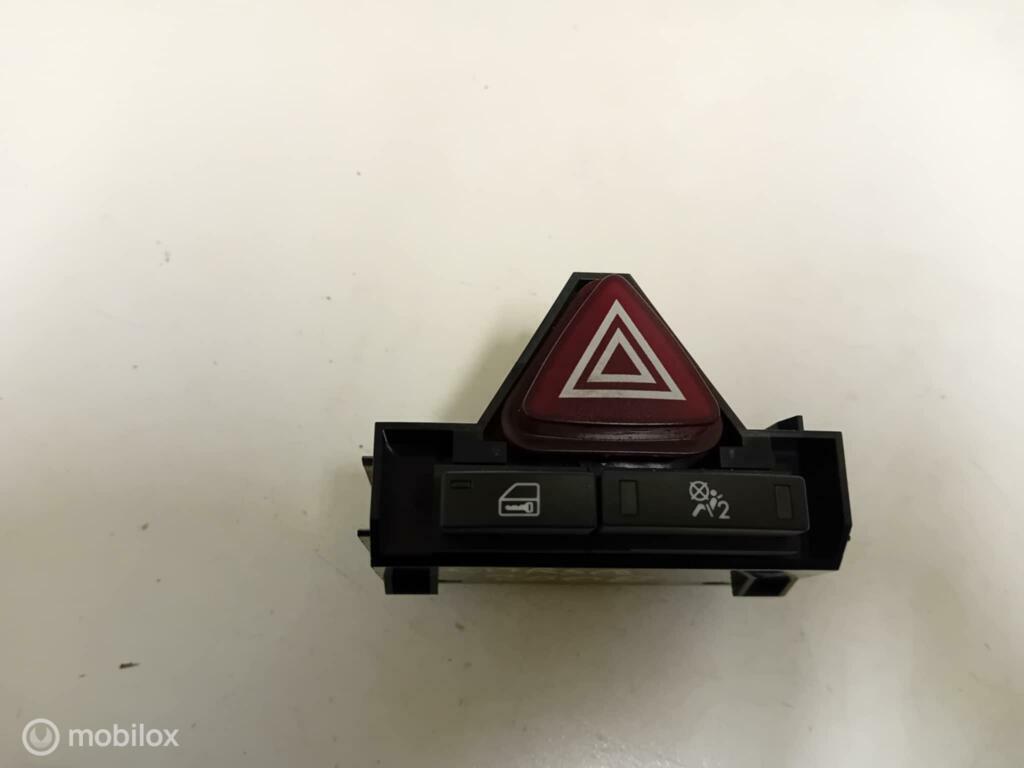 Alarmlichten schakelaar Opel Corsa D 13189529, Gebruikt, Ophalen of Verzenden