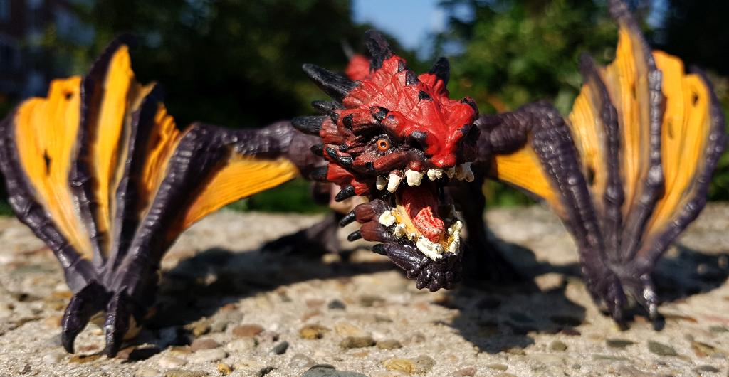 Dreigende Draak Angry Dragon, Verzenden, Zo goed als nieuw, Fantasy