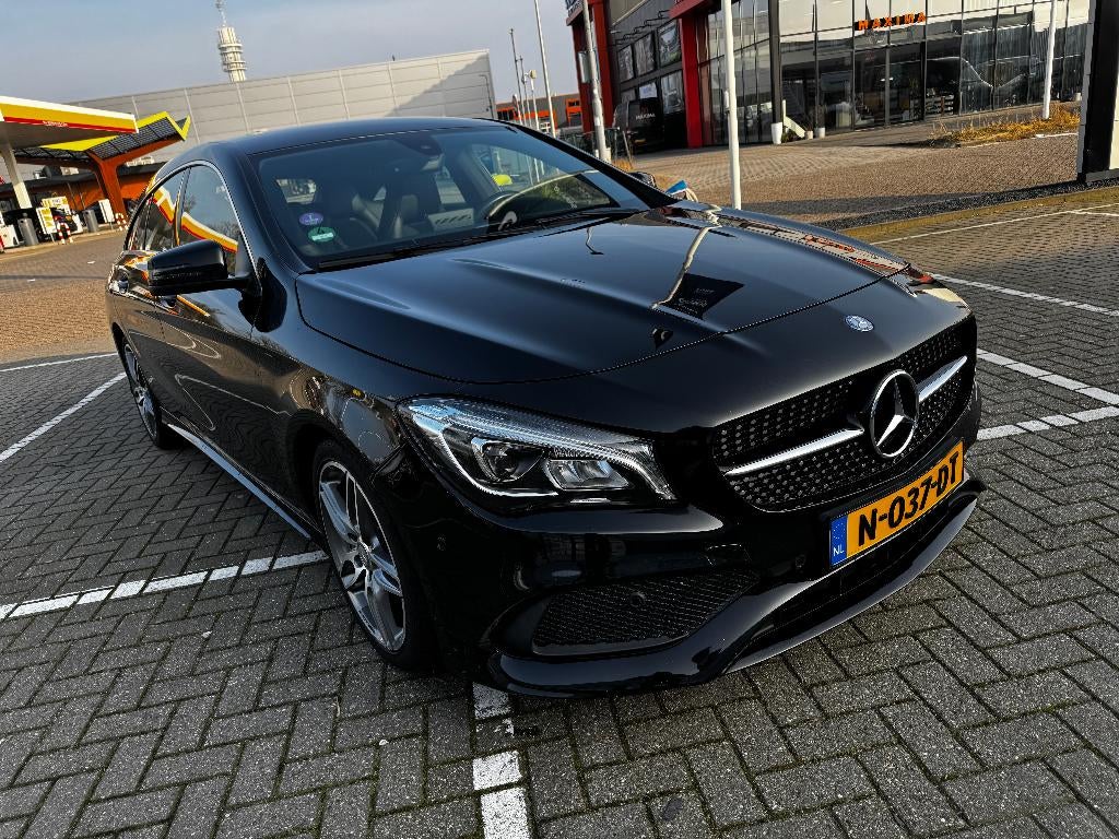 Mercedes-Benz CLA 200 AMG Line 125.000 km Automaat APK ’26, CLA, 730 kg, Zwart, Zwart