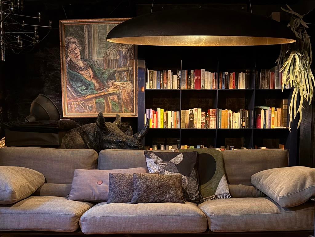 Sculpturale one-off maatwerk hanglamp bladgoud & zwart, Overige materialen, Ophalen of Verzenden, Zo goed als nieuw, /