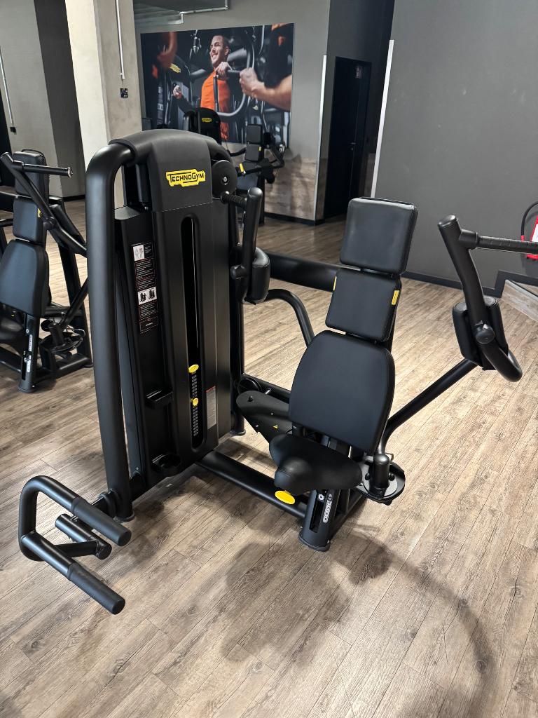 Technogym Selection Pro 900 Pectoral, Sport en Fitness, Fitnessapparatuur, Zo goed als nieuw, Krachtstation, Ophalen