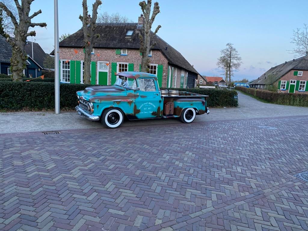 Foto 3 van Chevrolet Apache trouwauto huren . Pick up Oltimer te huur