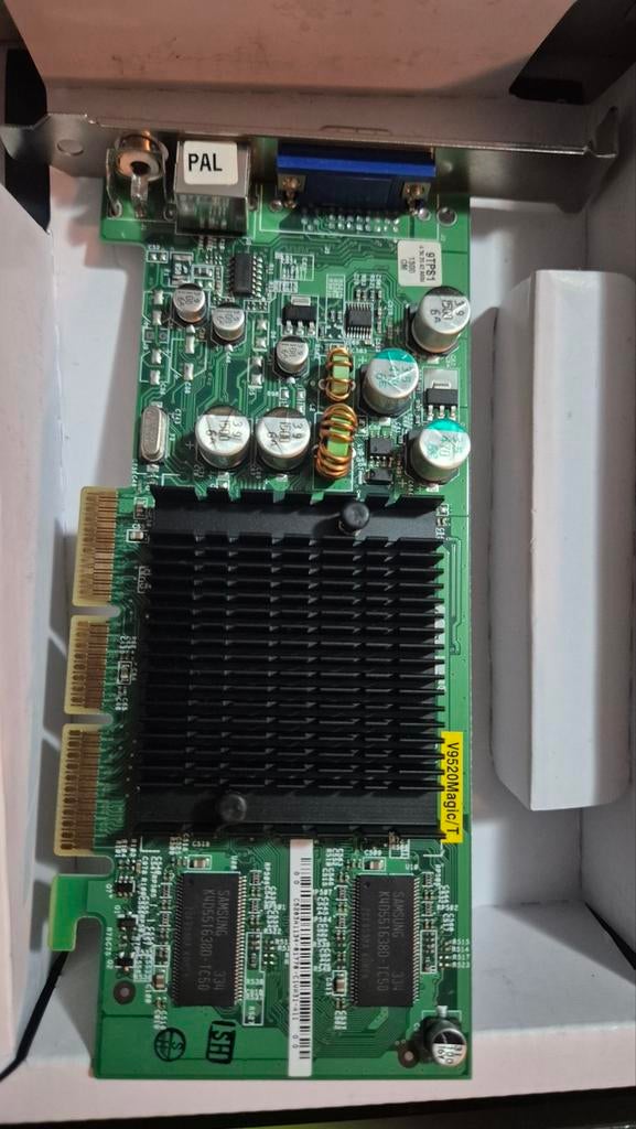 Asus GeForce FX5200 128MB - AGP Videokaart, Computers en Software, Videokaarten, Gebruikt, GDDR, Ophalen of Verzenden, DVI