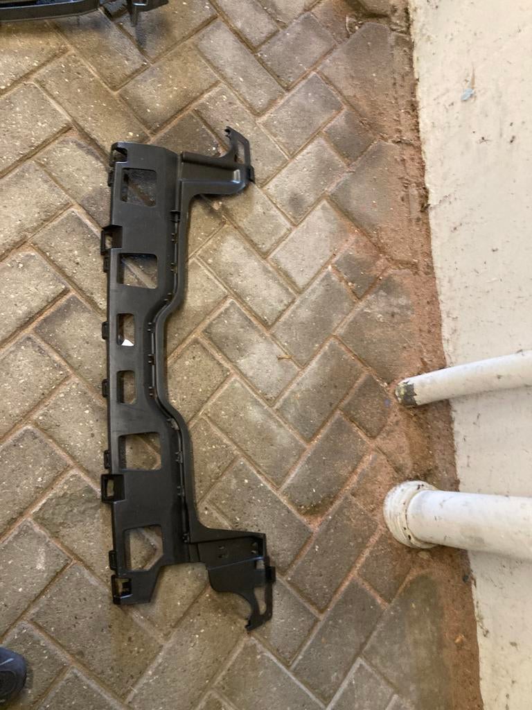 Foto 9 van Div. Onderdelen Mercedes-Benz Audi BMW Tesla Land Rover