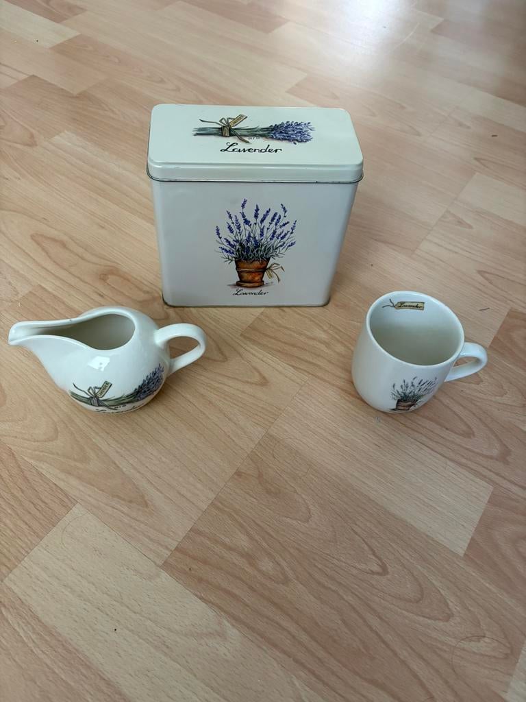Blikje en roomstel Jet ter Steege LAVENDER, Ophalen of Verzenden, Zo goed als nieuw
