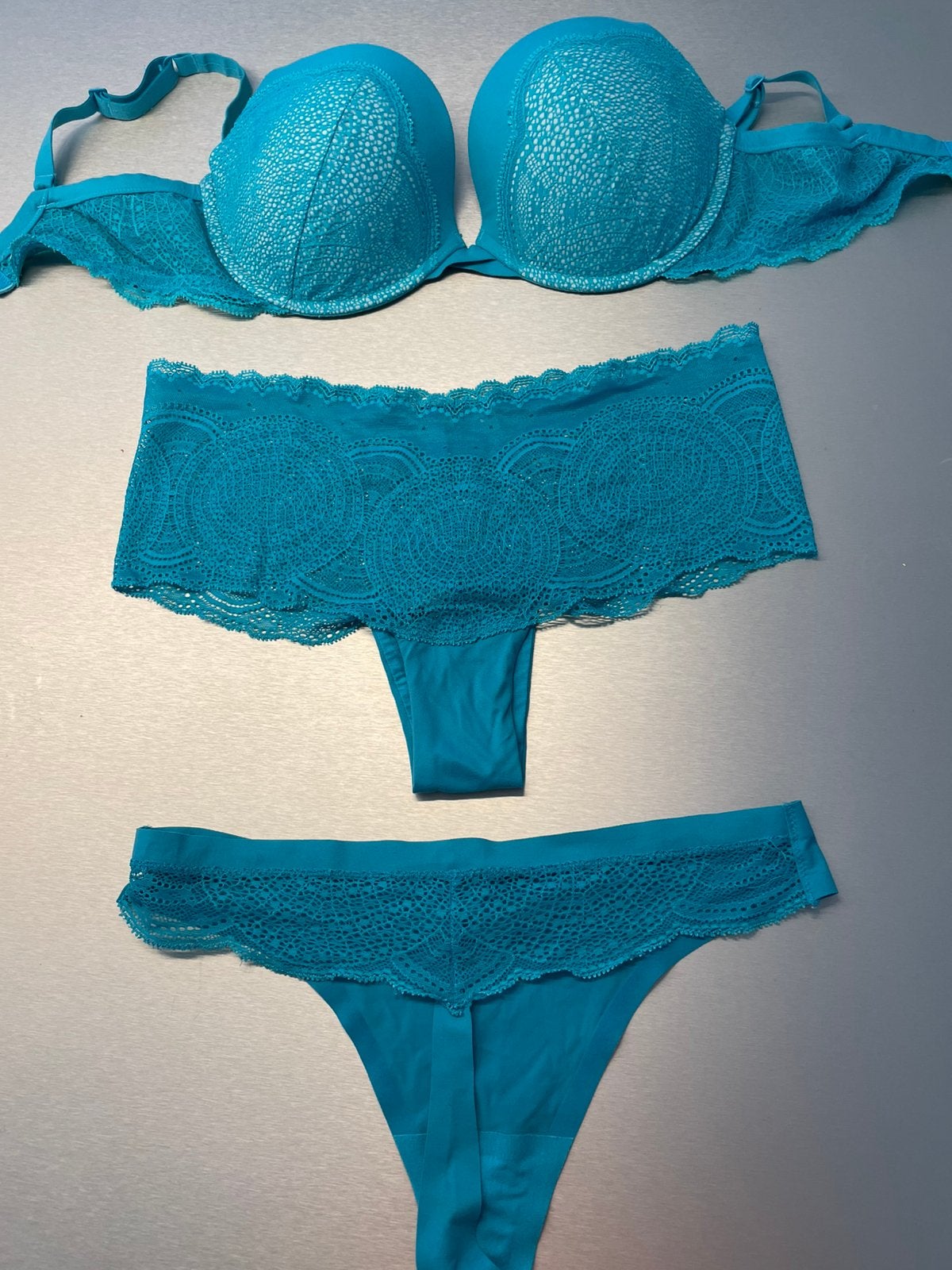 Calvin Klein push-up setje met slipje + string 75 D, Ophalen of Verzenden, Blauw, Setje