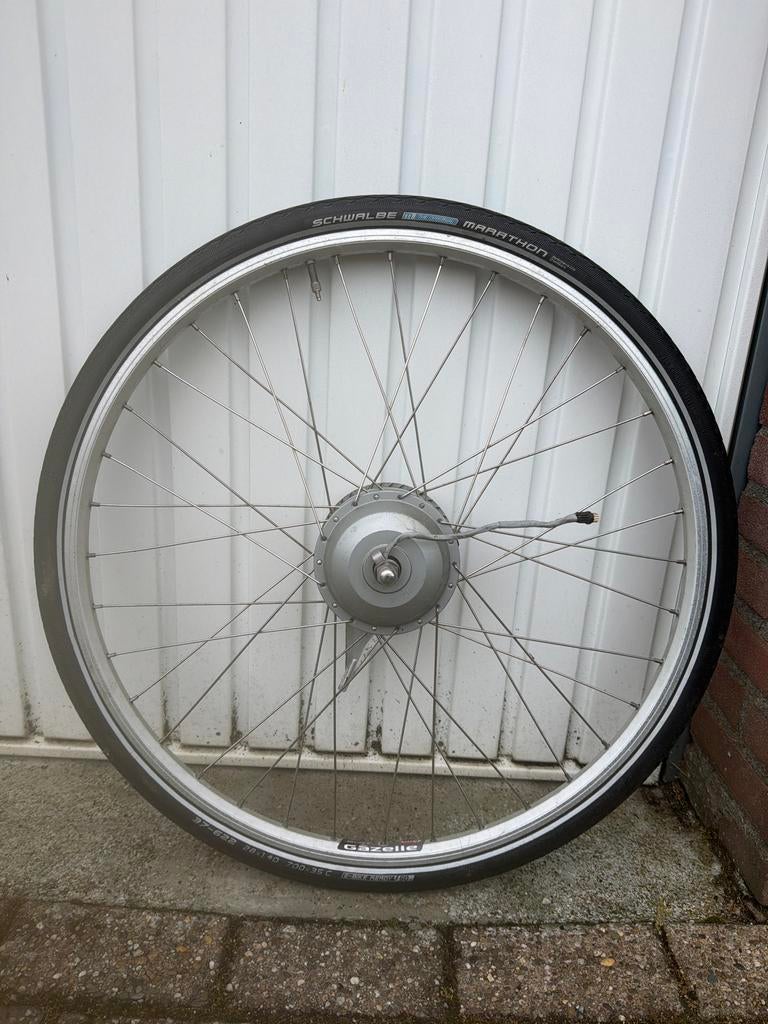 Voorwiel Gazelle met motor en anti-lek band, Gebruikt, Ophalen of Verzenden, Aluminium, Elektrische fiets