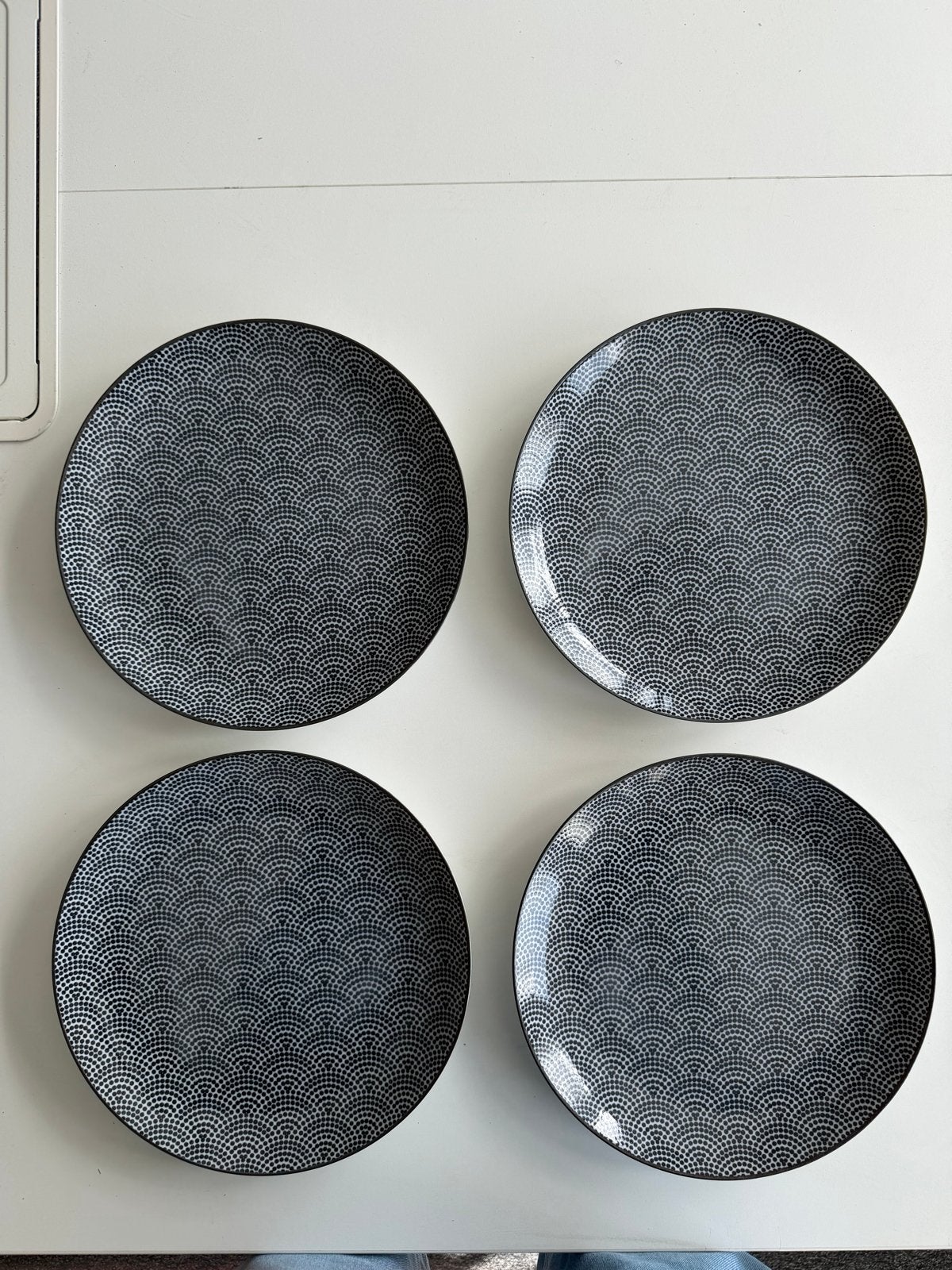 Tokyo Design Nippon Black borden, dia 25.7 cm, Keramiek, Ophalen of Verzenden, Zo goed als nieuw, Bord(en)
