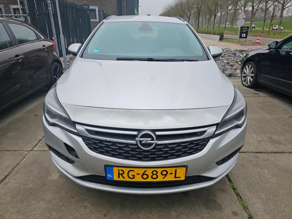 Opel Astra Sports Tourer 1.6 CDTI Business+ - DISTRIBUTIE DE, Voorwielaandrijving, Stof, Gebruikt, 4 cilinders