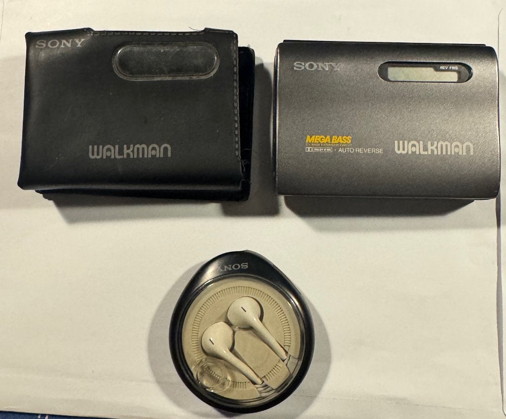 SONY WM - EX 50 WALKMAN met hoes en oordopjes, Ophalen of Verzenden, Walkman