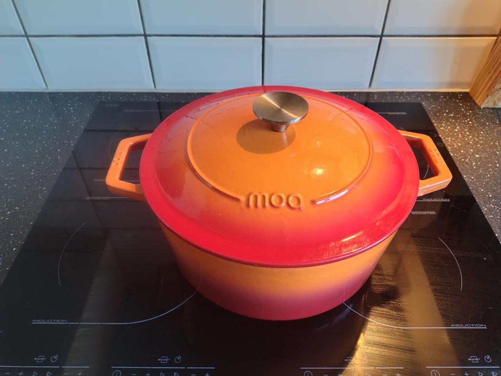 MOA Gietijzeren Braadpan 5,7L - 26CM - Oranje Rood, Huis en Inrichting, Keuken | Potten en Pannen, Ophalen, Nieuw, Gietijzer